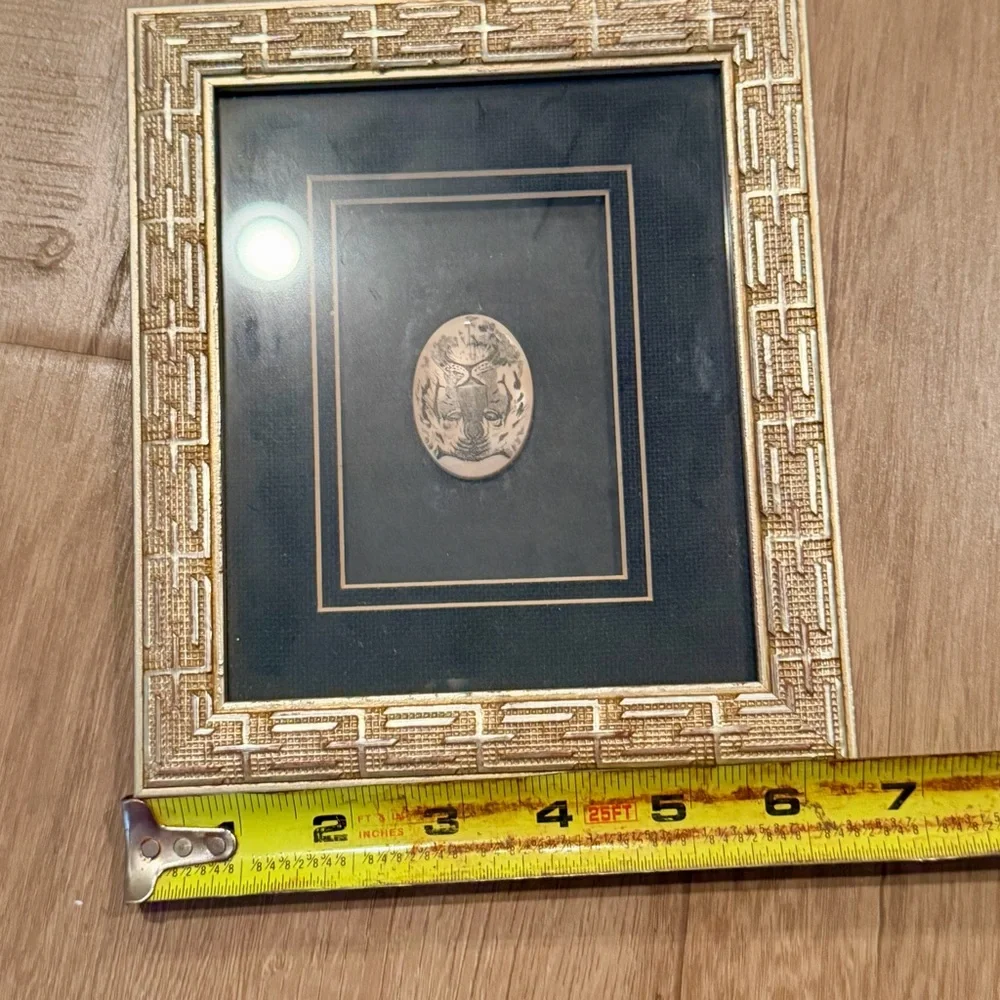 Vintage Oval Plaque Art Carving Gold Ornate Frame Shadowbox 6.5”x7.5” Wall Decor